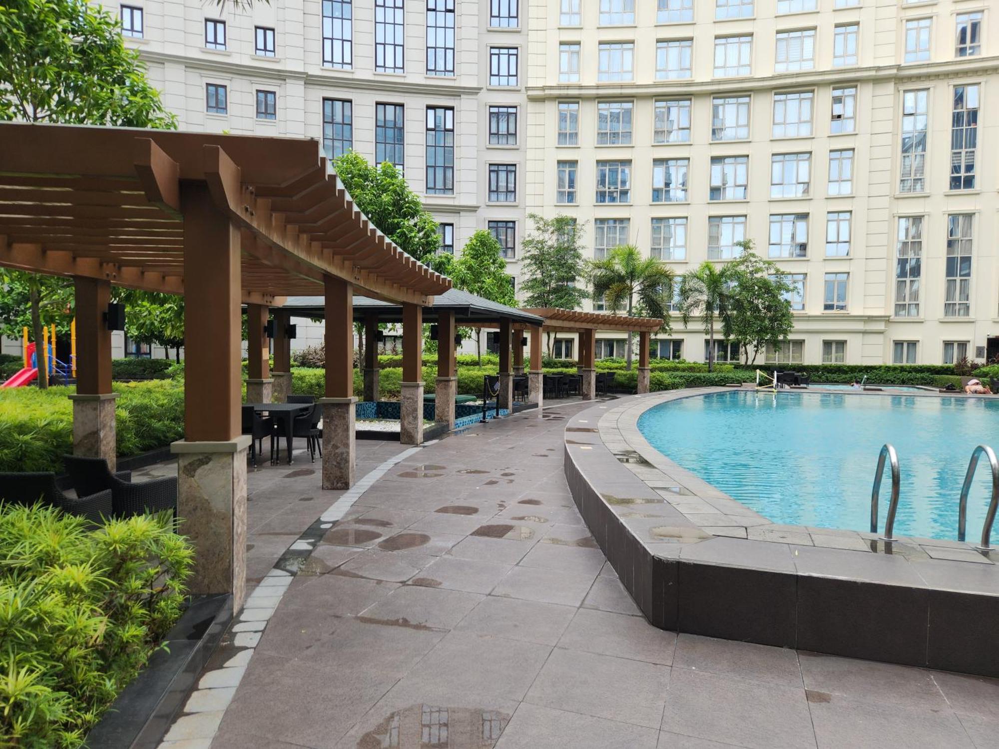 81 Newport C5 10I Balcony & Pool Across Naia T3 Aparthotel Pasay Exterior photo